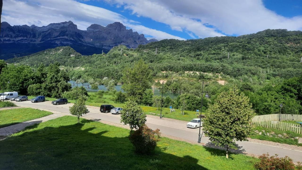 Casa Ega Lägenhet El Pueyo de Jaca Exteriör bild