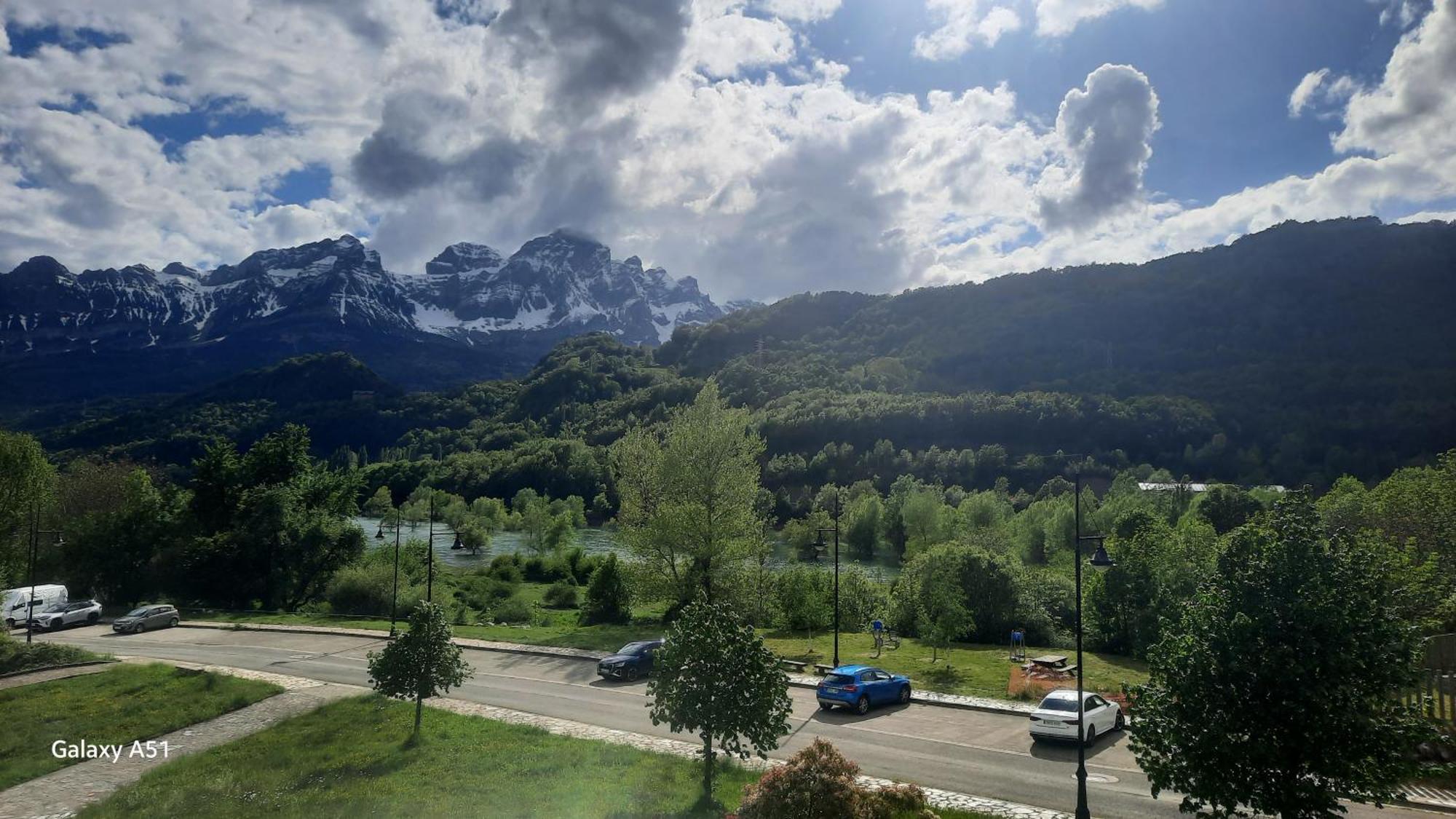 Casa Ega Lägenhet El Pueyo de Jaca Exteriör bild